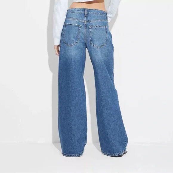 Wild Fable™ Women's Low-Rise Baggy Jeans - Medium Wash 8S - Picture 2 of 11